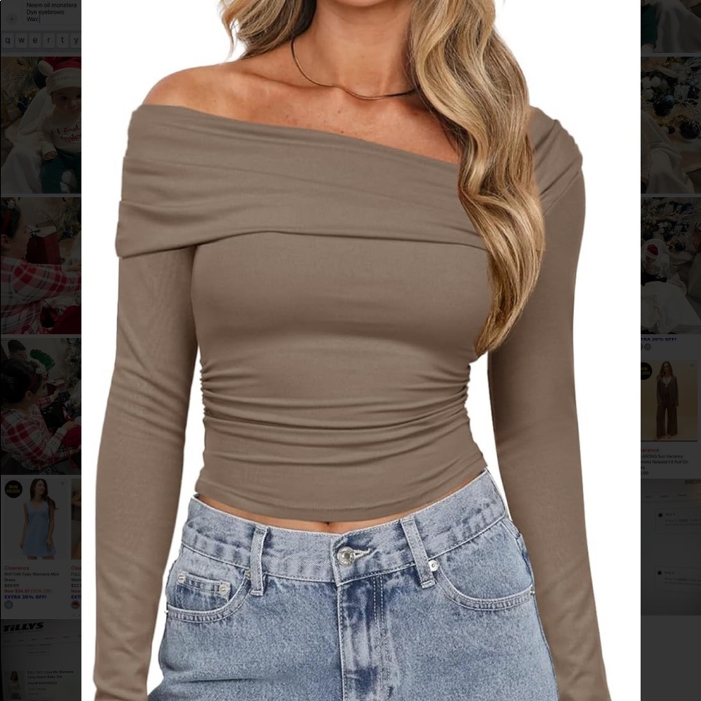 Long Sleeve Ruched Top!! - Picture 2 of 3